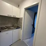 Metropolitan Apartment *