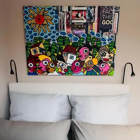 Metropolitan Apartment *