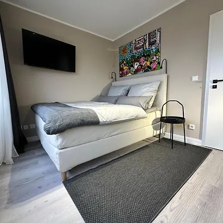 Metropolitan Apartment *